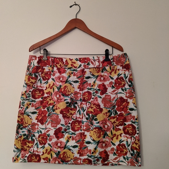 Floral Print Skirt - Picture 6 of 6